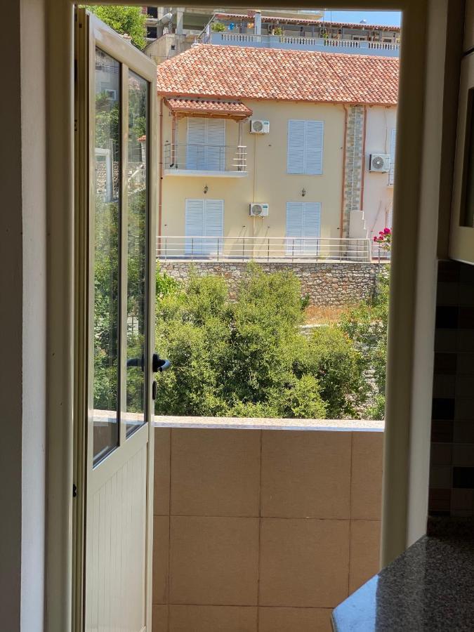 88 Apartment Himare Buitenkant foto