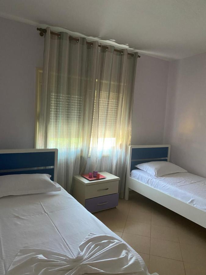 88 Apartment Himare Buitenkant foto