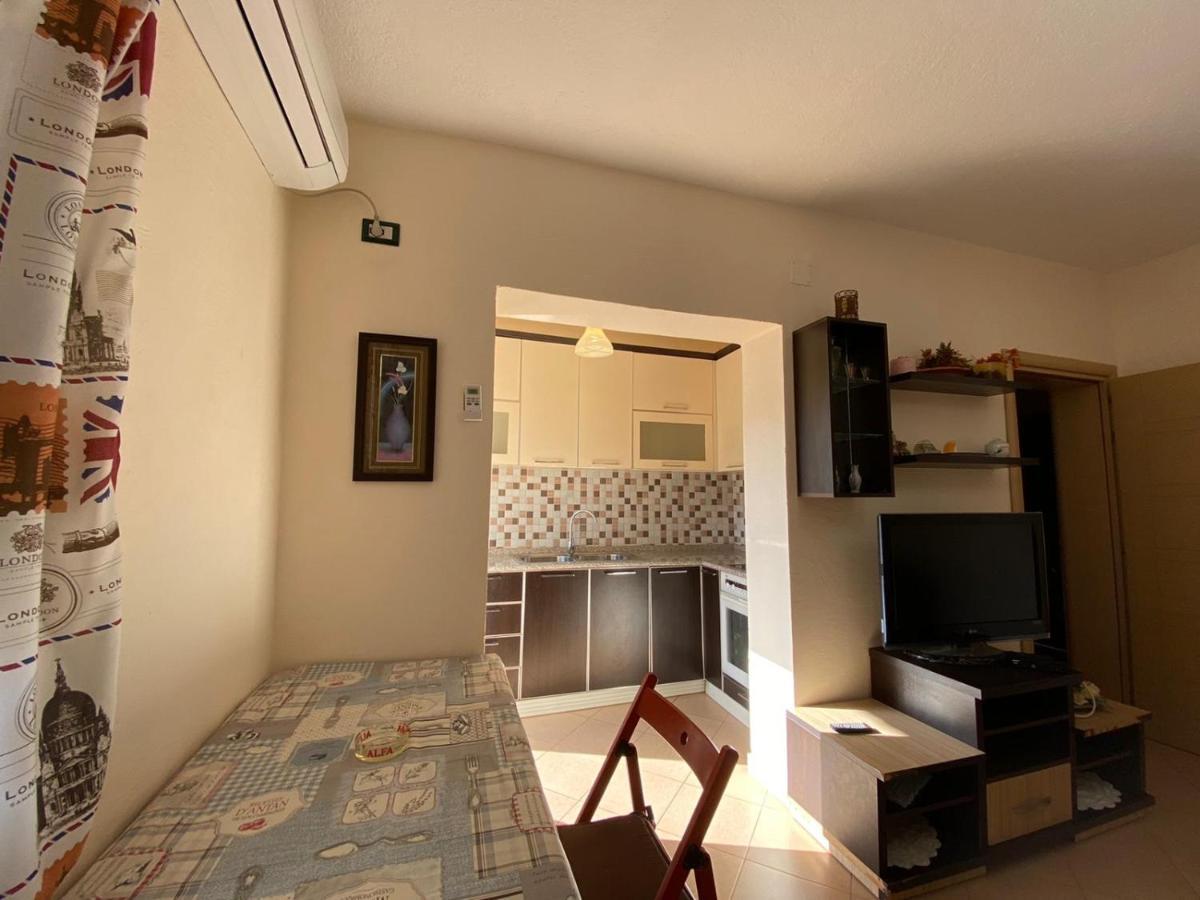 88 Apartment Himare Buitenkant foto