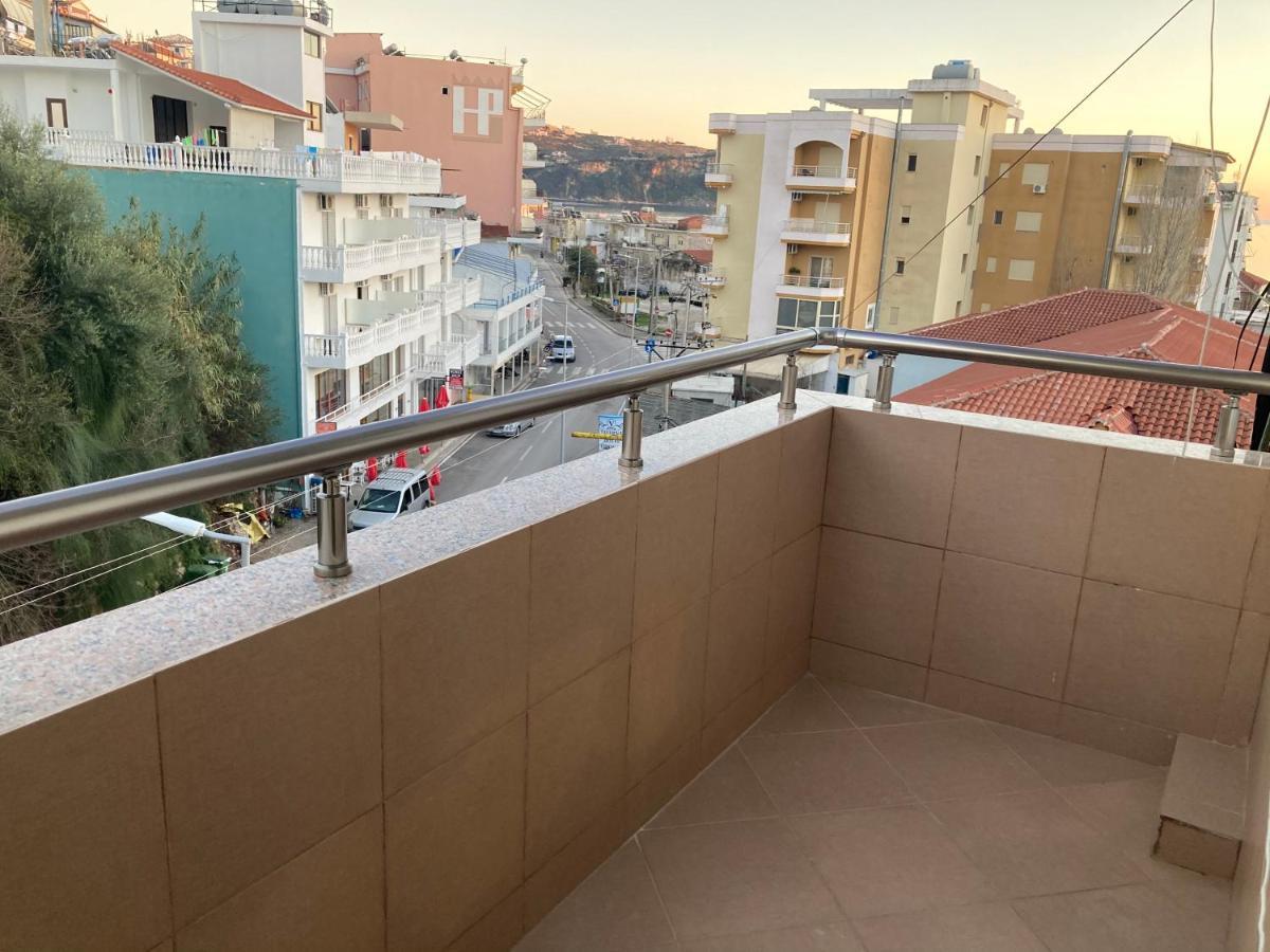 88 Apartment Himare Buitenkant foto
