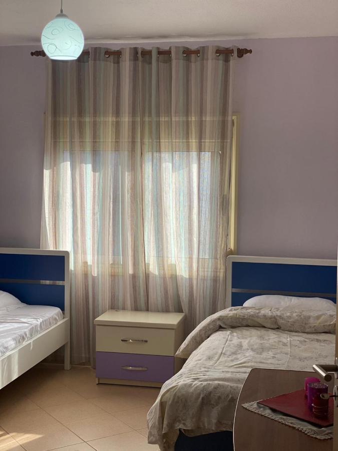 88 Apartment Himare Buitenkant foto
