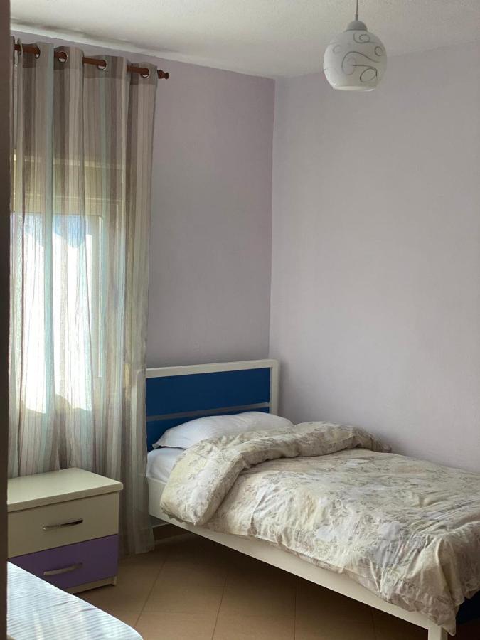 88 Apartment Himare Buitenkant foto