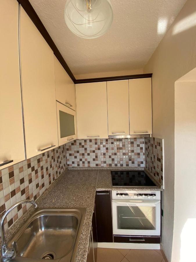 88 Apartment Himare Buitenkant foto