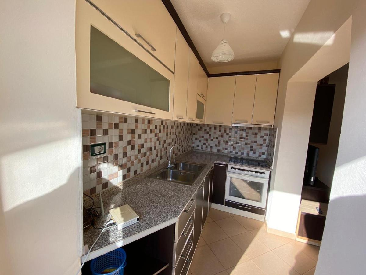 88 Apartment Himare Buitenkant foto