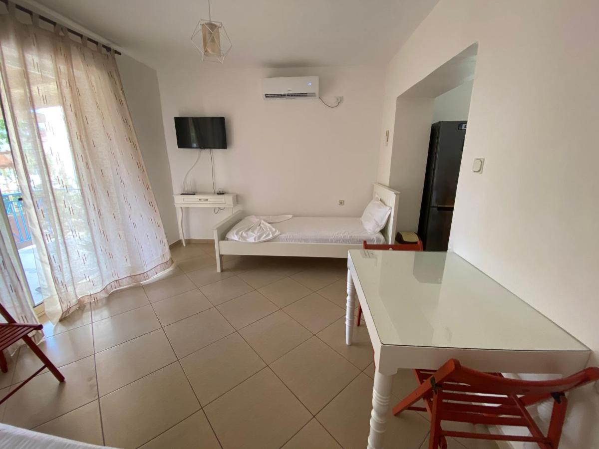 88 Apartment Himare Buitenkant foto