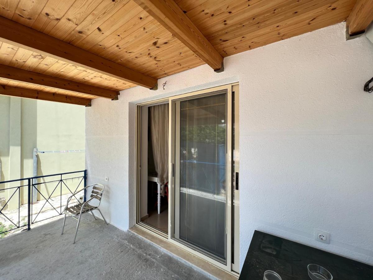 88 Apartment Himare Buitenkant foto
